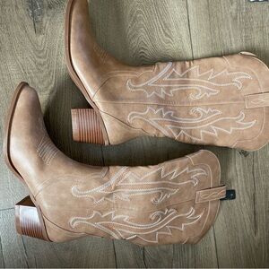 Elegant Tan Western Heeled Boots